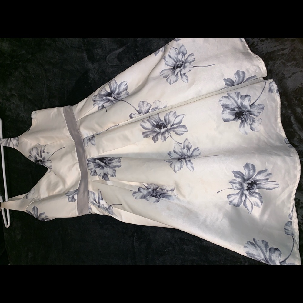 Beautiful off white dress w/write and grey flowers